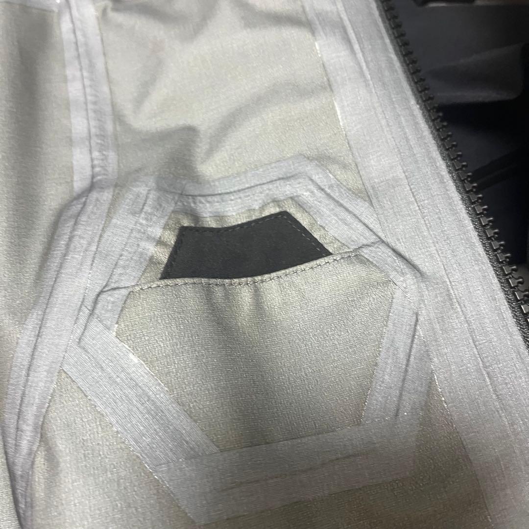 最高峰 AK457 BURTON AK ガイド true black バックロゴ