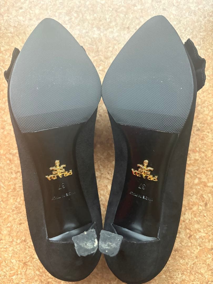 PRADA リボンスェードパンプス