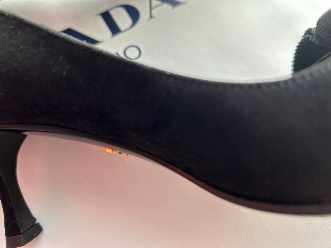 PRADA リボンスェードパンプス