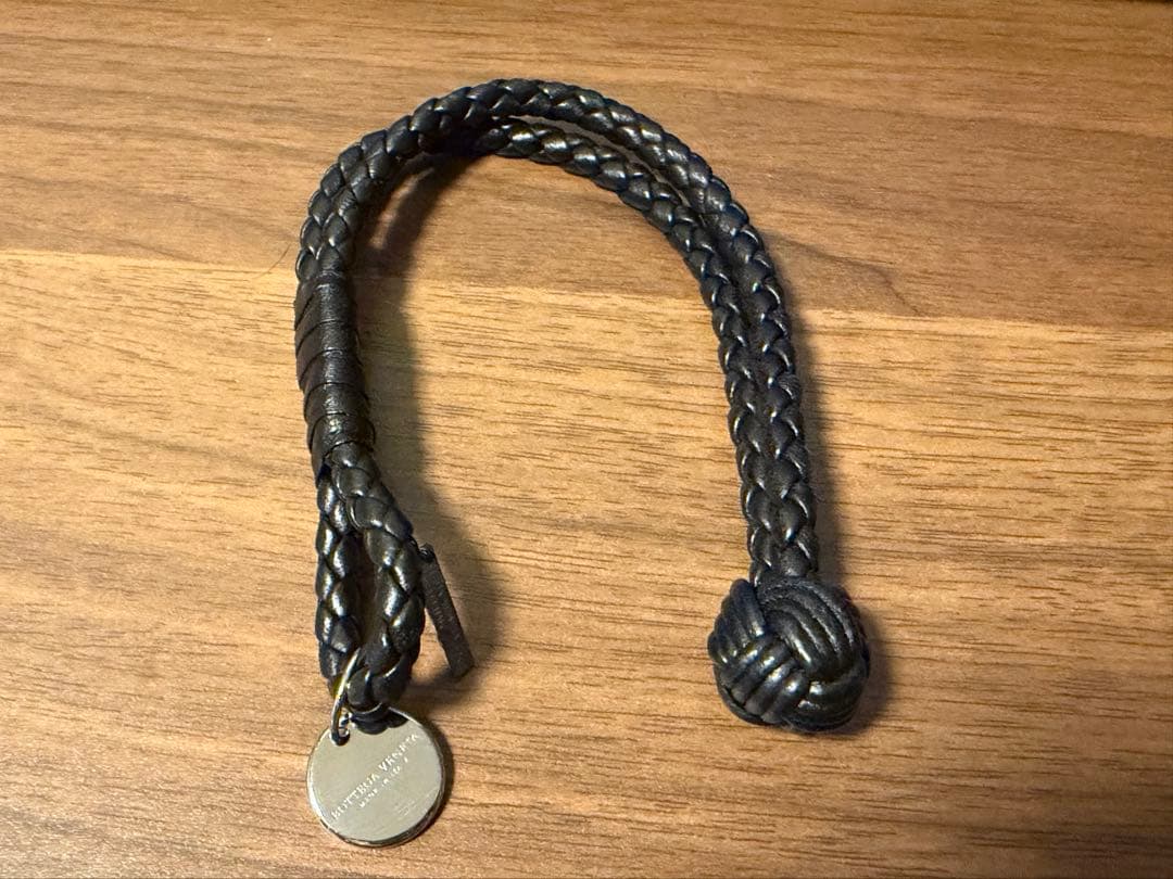 BOTTEGA VENETA ボッテガ ヴェネタ　レザーブレスレット　ブラック