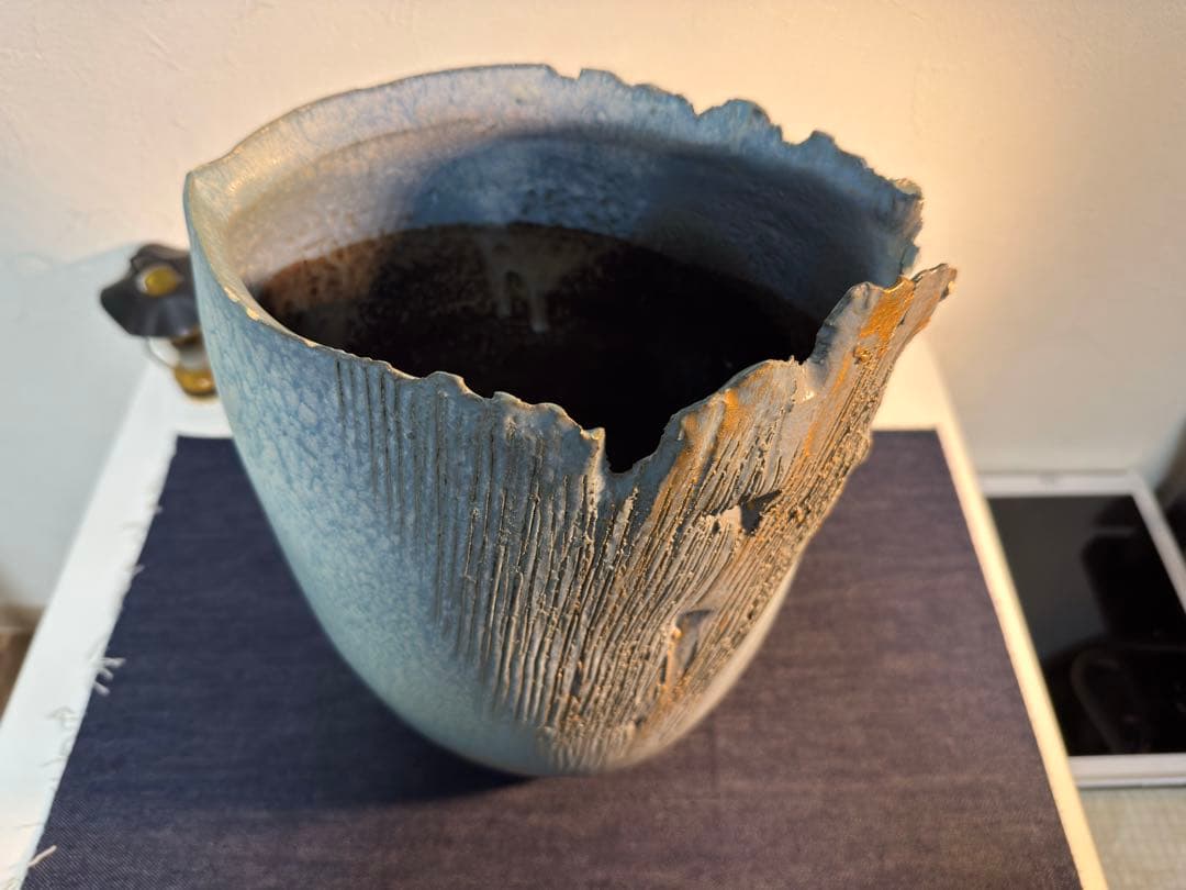 信楽焼 花瓶 花入れ 金彩変形 陶器 壺 オブジェ モダン フラワーベース