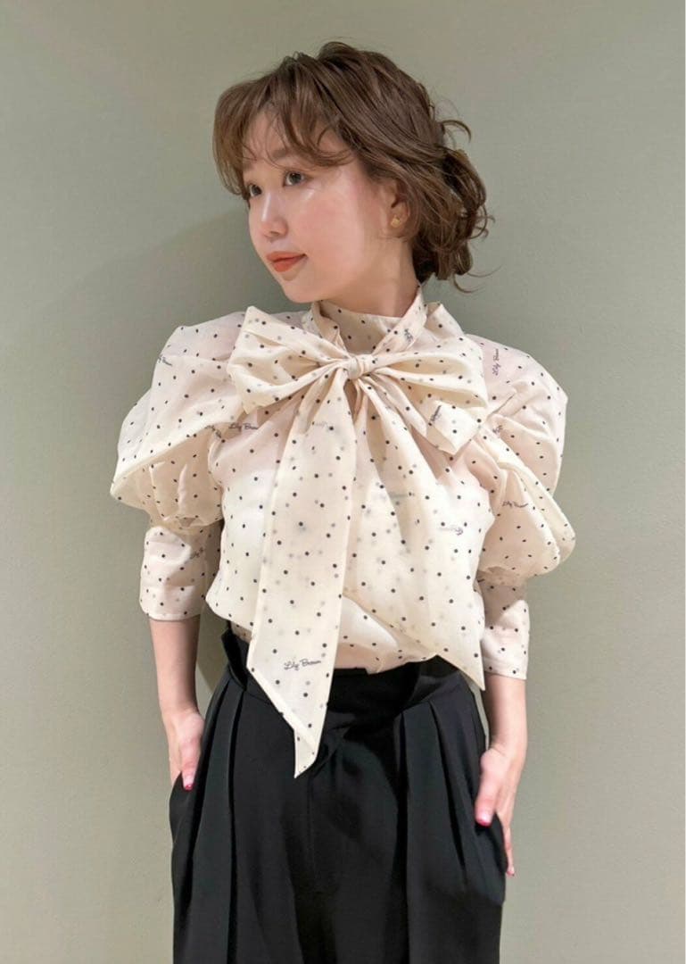 LILY BROWN ラグランオーガンザボウタイブラウス