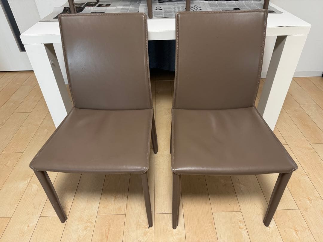 ダイニングテーブルとチェア4脚セット