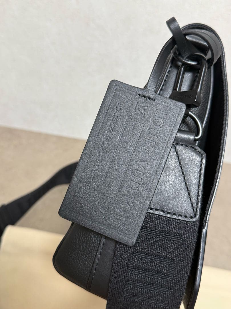 極美✨ルイヴィトン M57080 テイクオフメッセンジャー アエログラムブラック