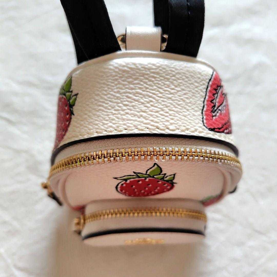 COACH　コーチ　ストロベリー　バッグパック　バッグチャーム　キーホルダー