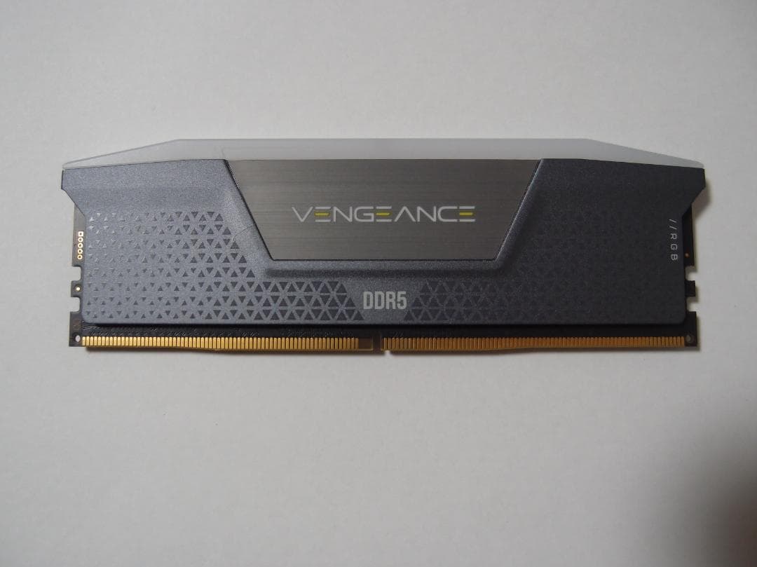 メモリー CORSAIR DDR5 VENGEANCE RGB 16GB 6000Mhz