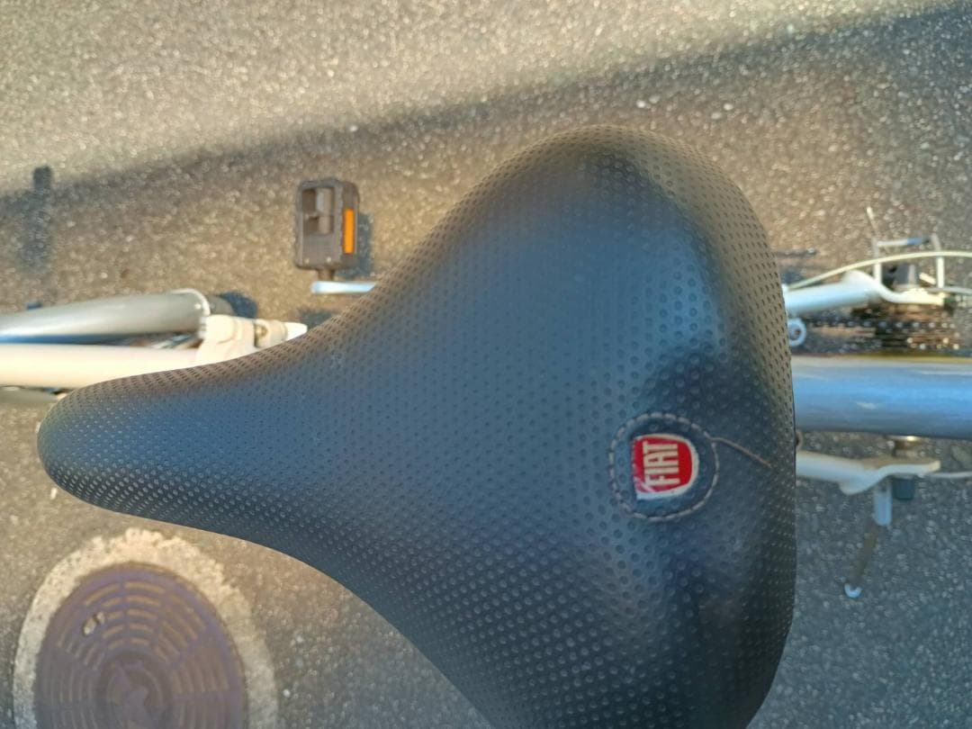 FIAT　折り畳み自転車　7段変速機　白色