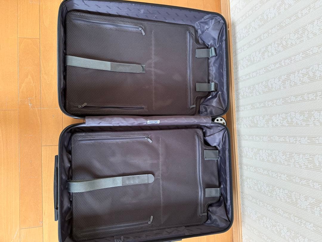 リモワ サルサ デラックス 60Lタイプ 4輪 黒