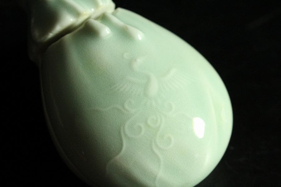 諏訪蘇山作 青磁 砂金袋 香合 共箱(K-BB522)