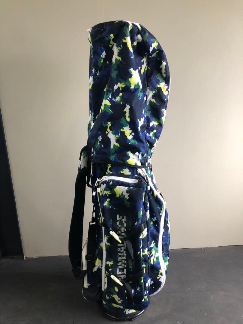 New Balance フラワーパターン キャディバッグ