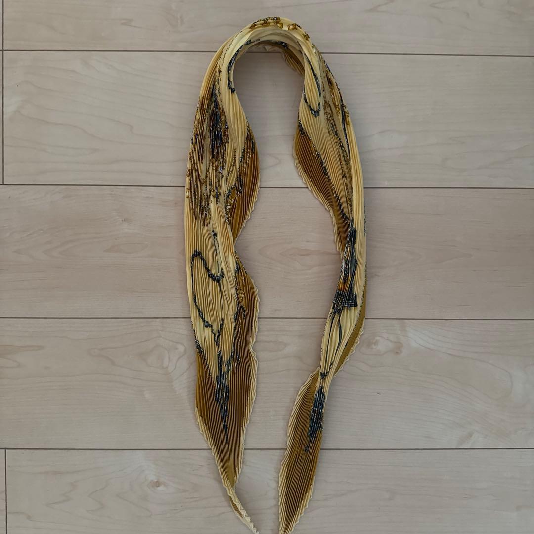 12月末まで値下げ！HERMES プリーツスカーフ　イエロー系