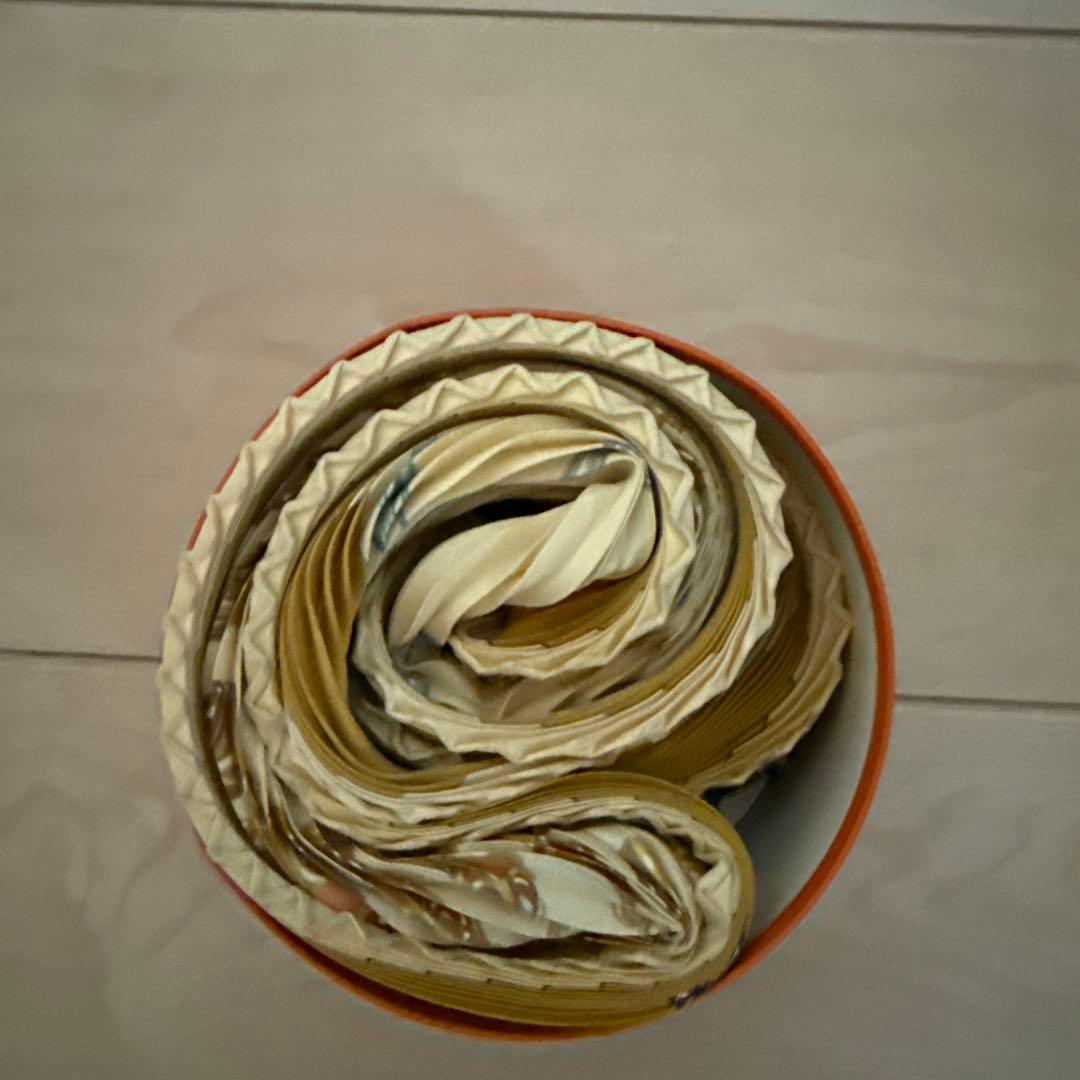 12月末まで値下げ！HERMES プリーツスカーフ　イエロー系