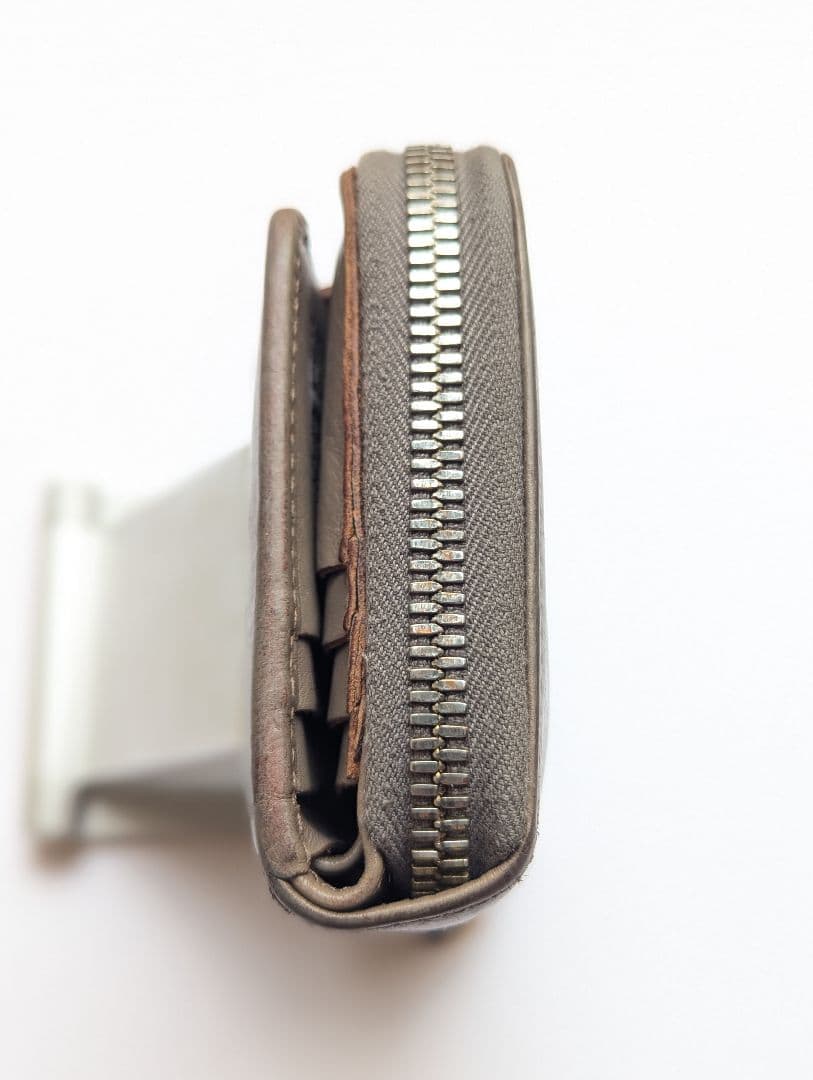 イルビゾンテ ラウンドジップウォレット トルトラグレー 男女兼用