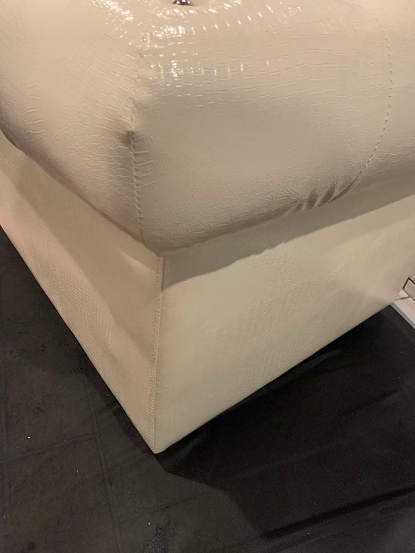 神奈川東京圏送料設置無料／チェスターフィールドラブソファ 2人掛け 幅180cm