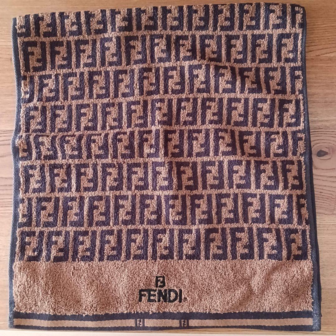 FENDI フェイスタオル　ハンドタオル　ズッカ