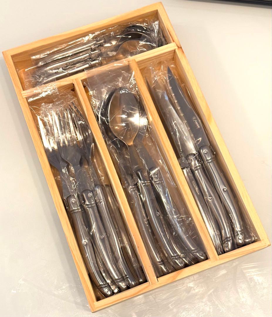 Laguiole Eliteカトラリーセット　24本入りシルバー　刻印入り