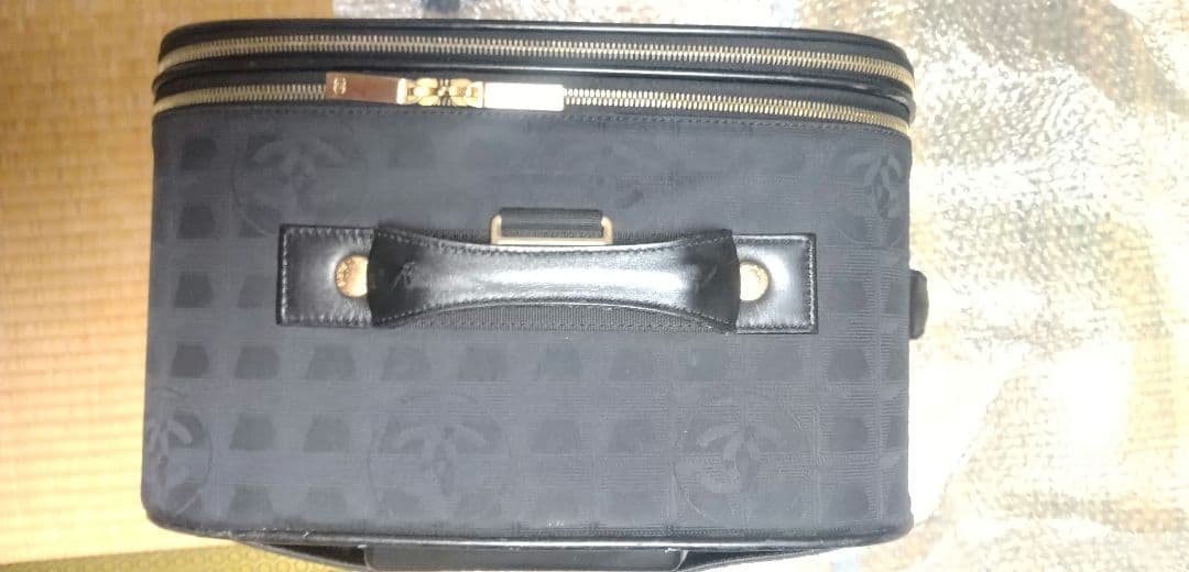 シャネル　ニュートラベルライン　キャリーケース　キャリーバッグ　CHANEL