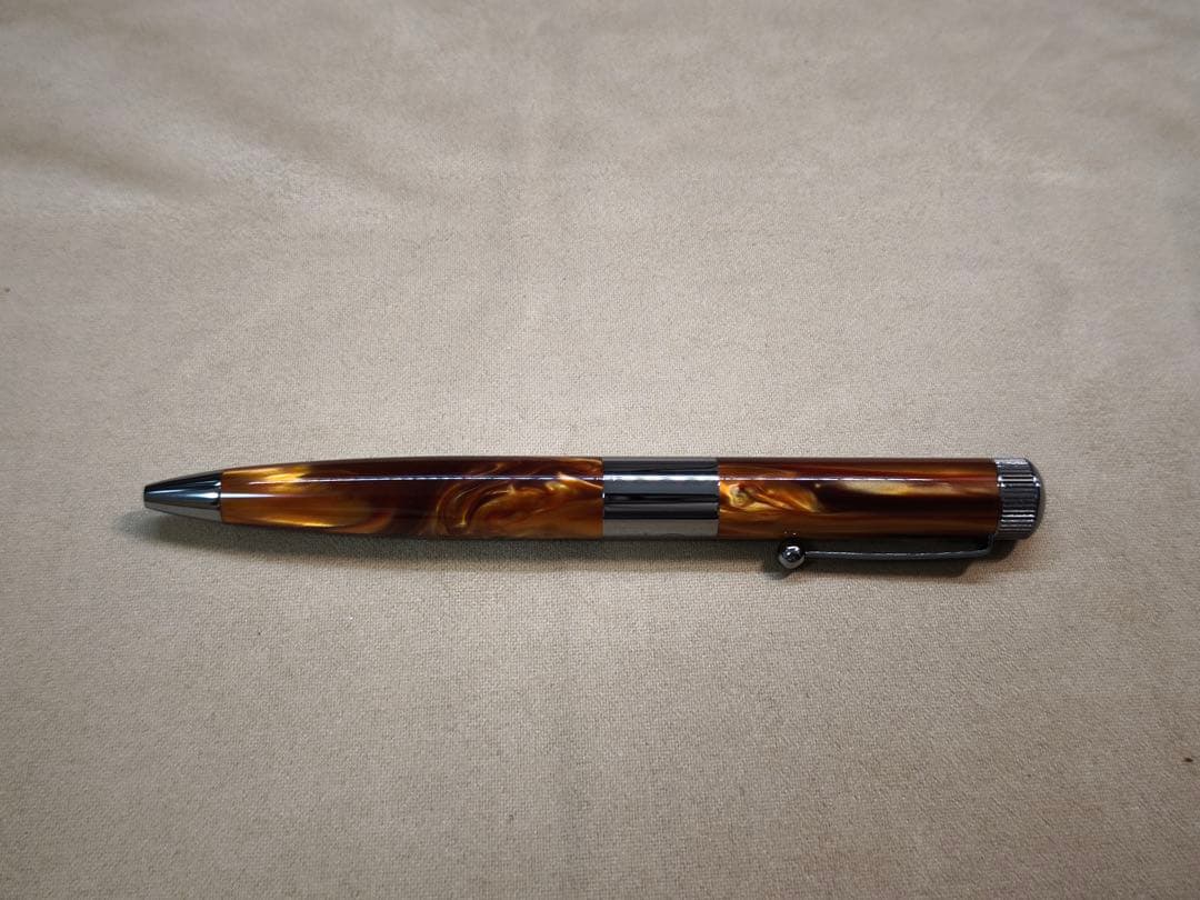 伊東屋 ＲＯＭＥＯ　Ｎｏ．３ボールペン　太軸イタリアンアンバー