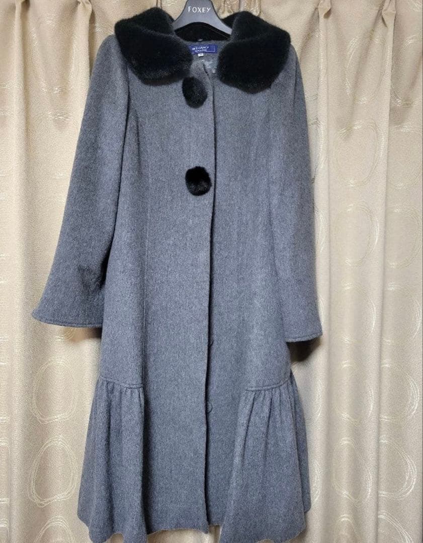 エムズグレイシー　グレー ポンポン　ファー　ロングコート