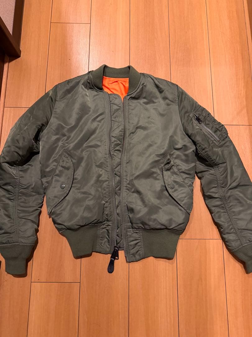 ALPHA INDUSTRIES MA-1 フライトジ ャケット オリーブ