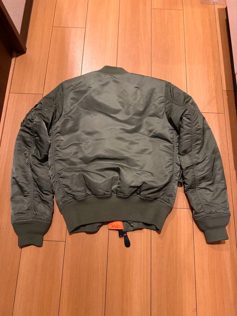 ALPHA INDUSTRIES MA-1 フライトジ ャケット オリーブ