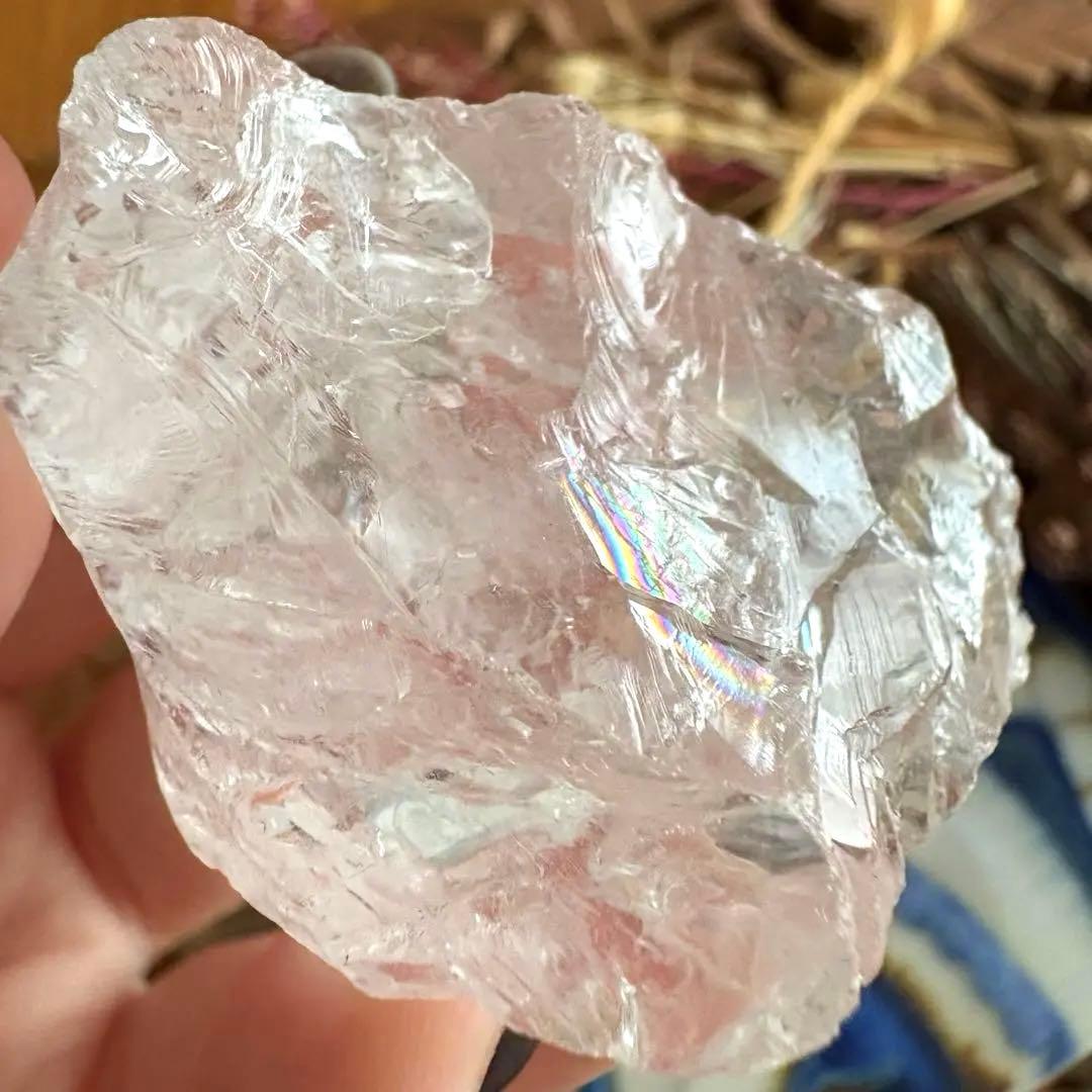 持つ方を選ぶ石♥神秘レムリアンシードクォーツ…☪︎*。꙳ 更に龍神様が潜む虹入り♥