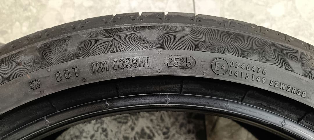 Continental 2025年製　235/40R19 4本セット