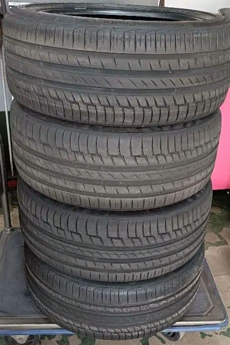 Continental 2025年製　235/40R19 4本セット