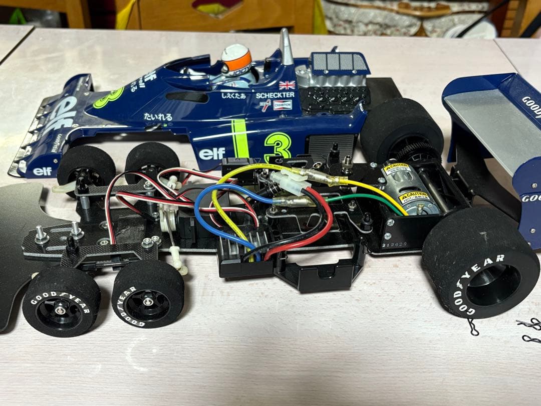 タミヤTyrell P34 1/10スケールラジコンカーフルベアリング予備タイヤ