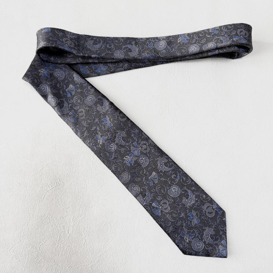 未使用級✨ホテルミラコスタ ネクタイ グレー ペイズリー風 ロゴ シルク 日本製