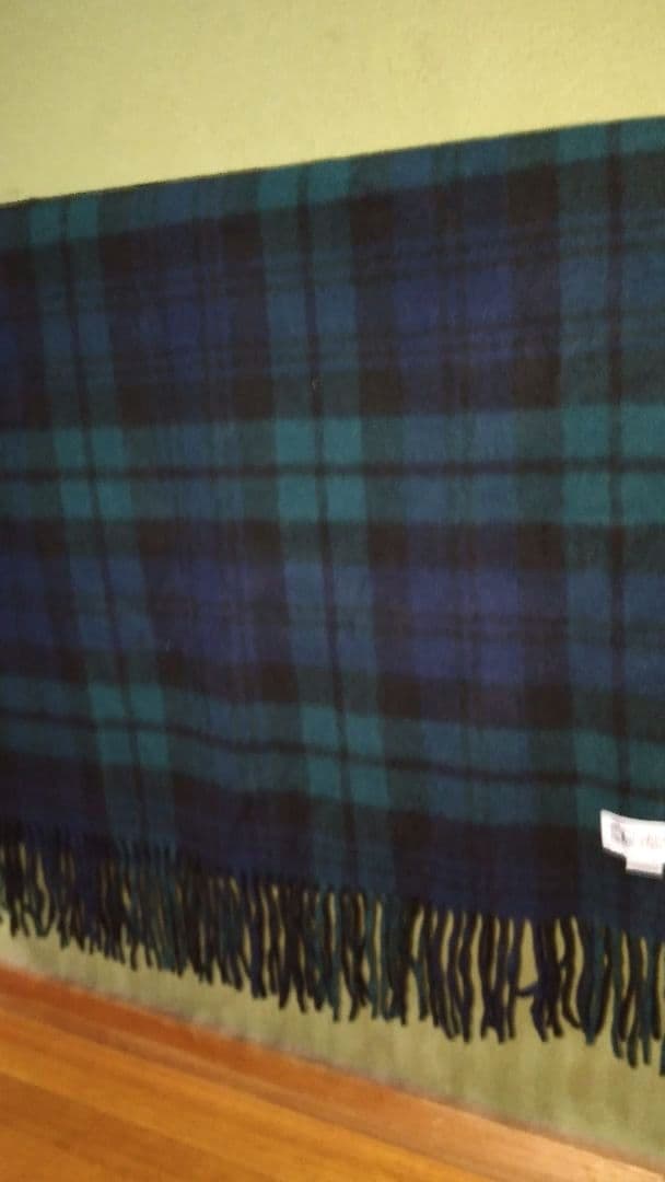 ジョンストンズ、カシミア大判ストールです。　ＢＬＡＣＫＷＴＡＣＨ