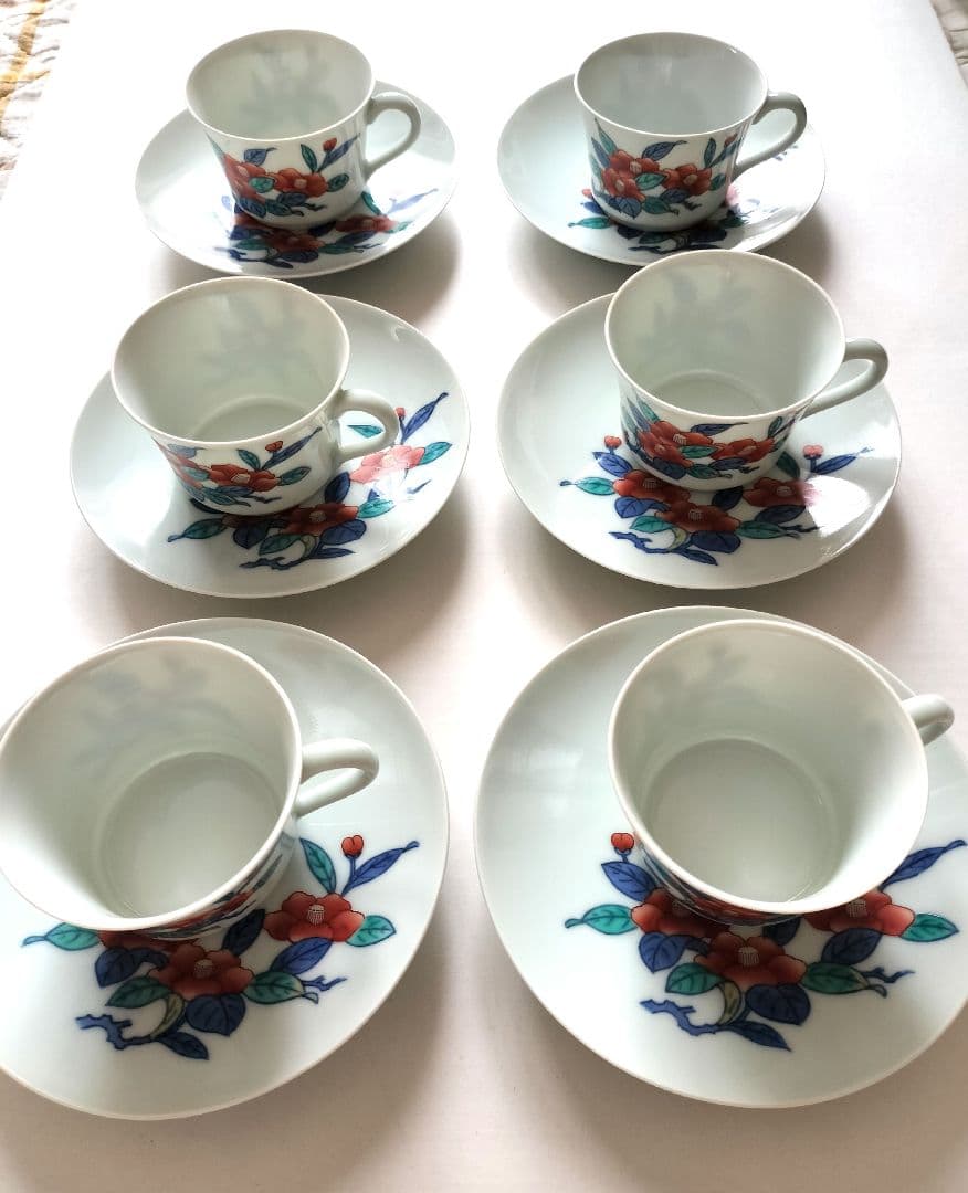 第13代　今泉今右衛門　 花柄カップ6個と皿6枚、木製箱付き