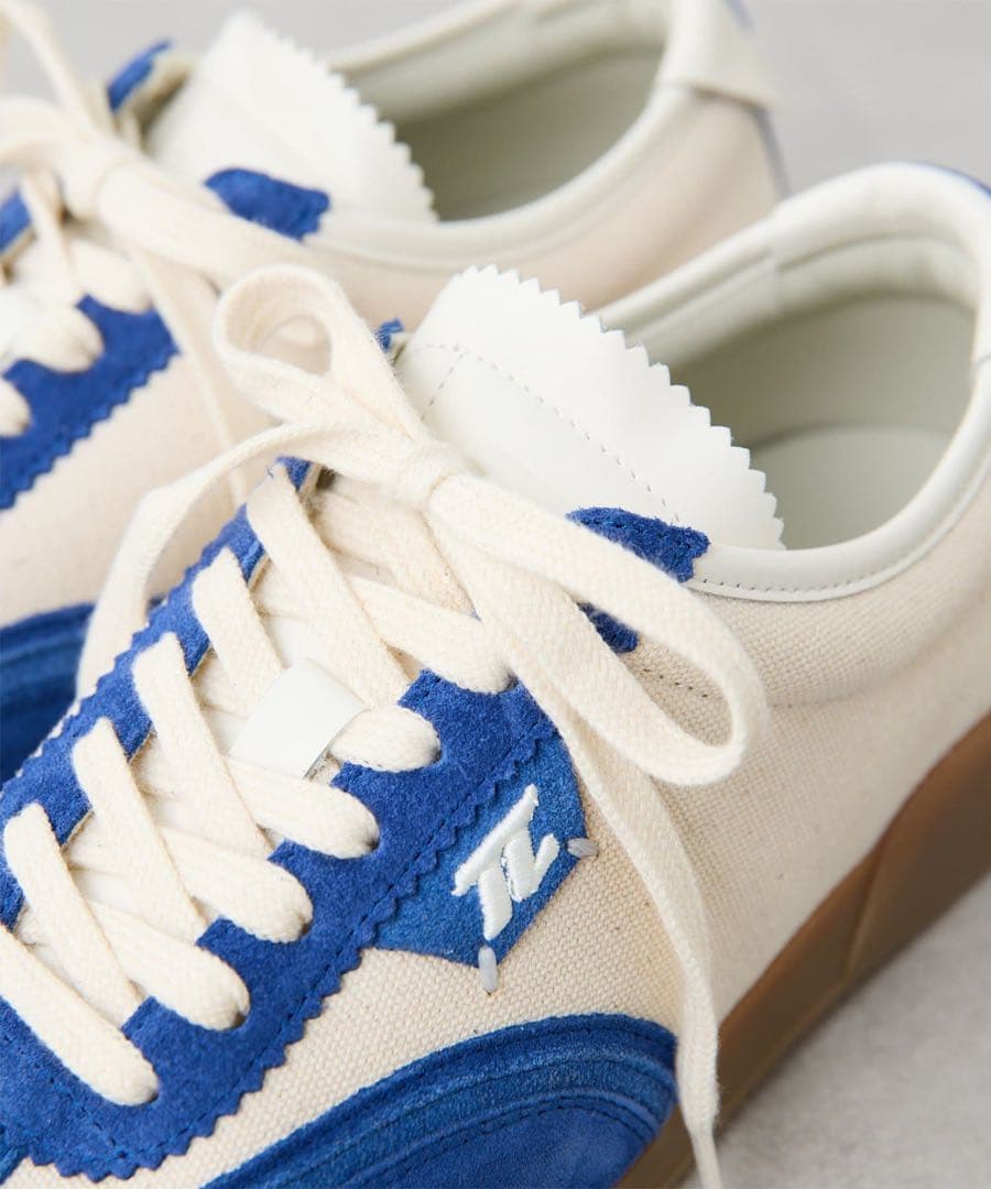 ※未使用※【THESING】キャンバススエードスニーカー サイズ