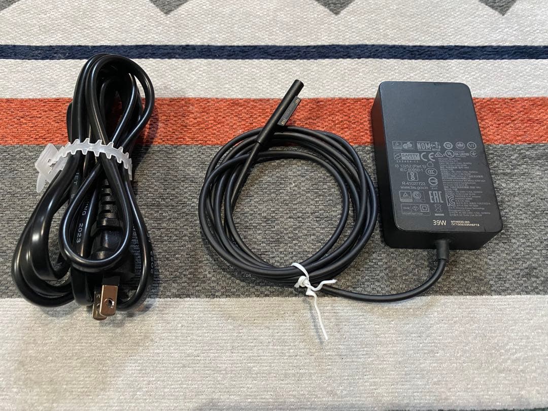 Surface Laptop GO 128G 8Gメモリ(ジャンク品)