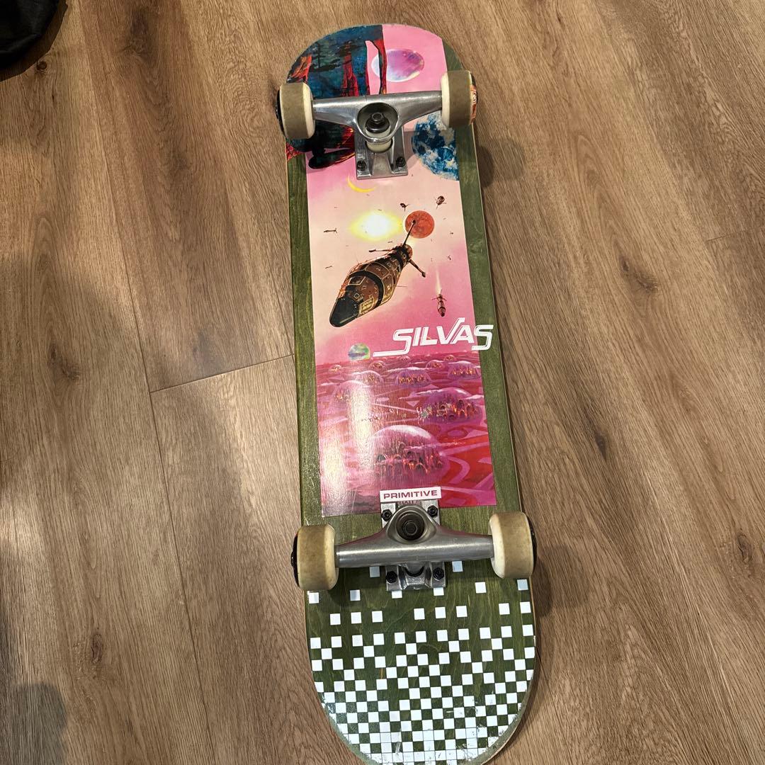 Primitive Silvas スケートボー8.0