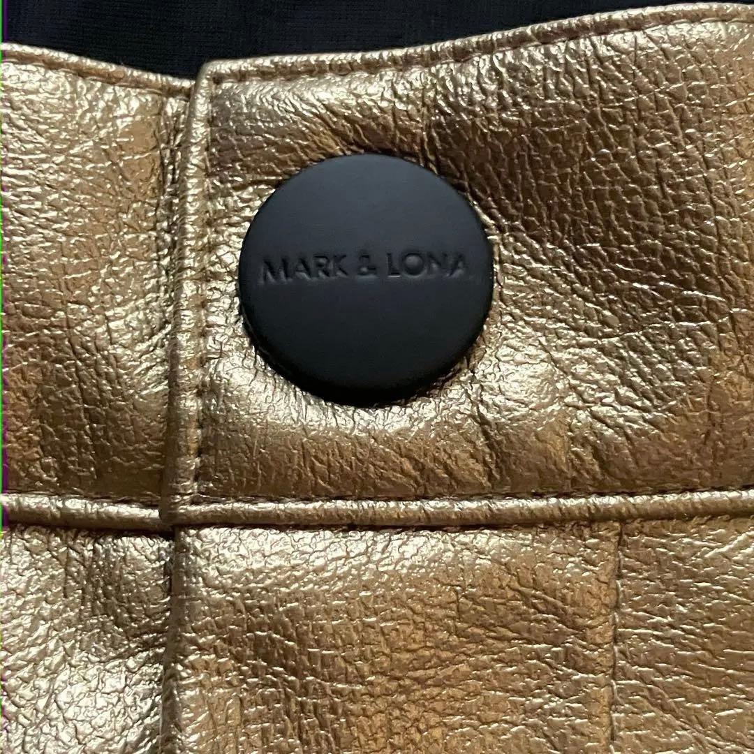 美品 マークアンドロナ ショートパンツ レディース サイズ38 ゴルフ 合成皮革