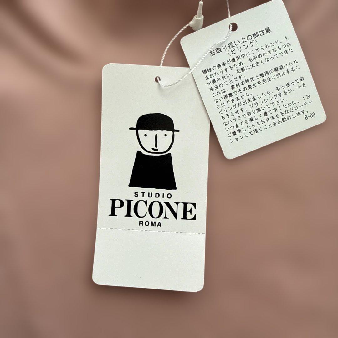 ピッコーネ　ピンク タートルネック 猫のブローチ付き　40 新品、未使用