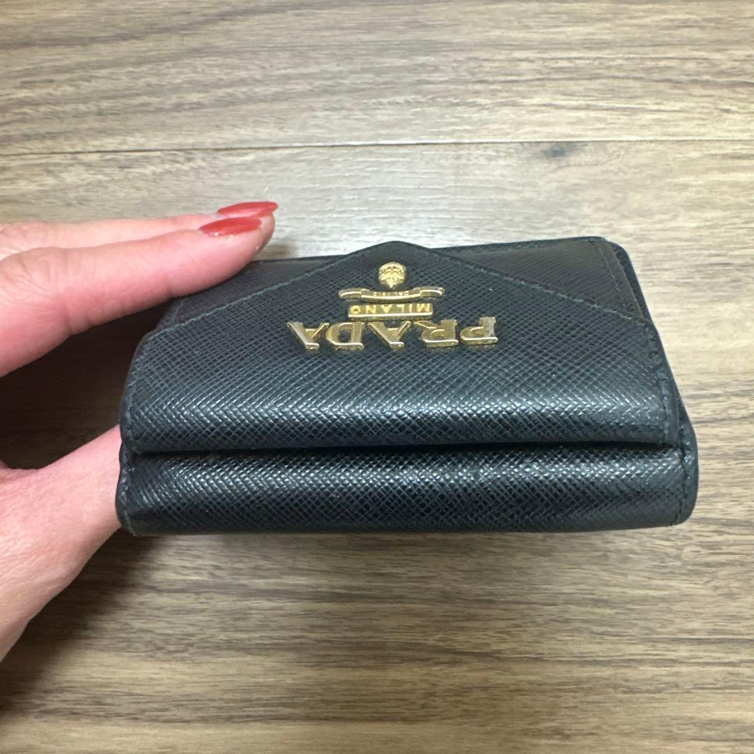 PRADA ブラック 三つ折り財布☆早い者勝ち！値下げ