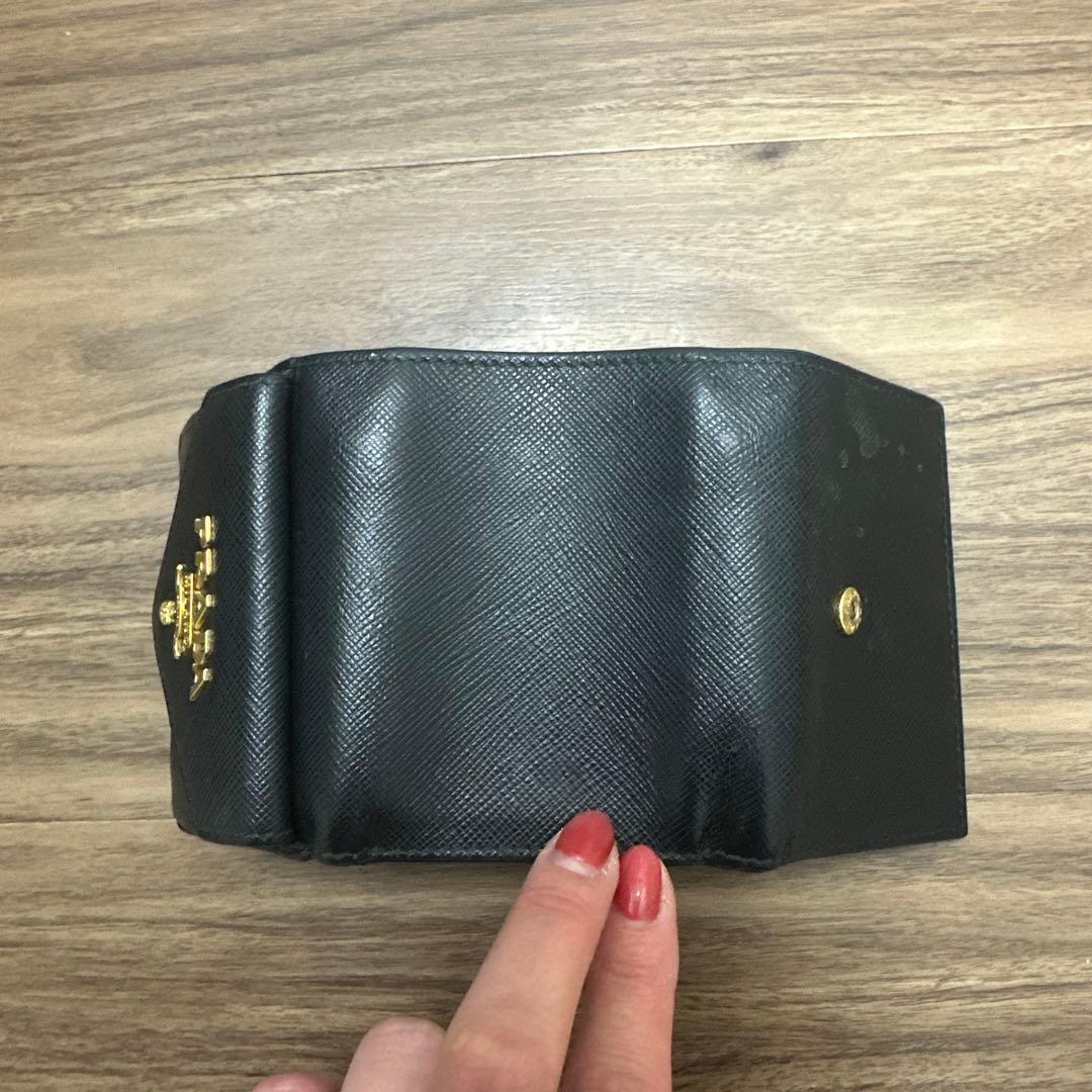 PRADA ブラック 三つ折り財布☆早い者勝ち！値下げ