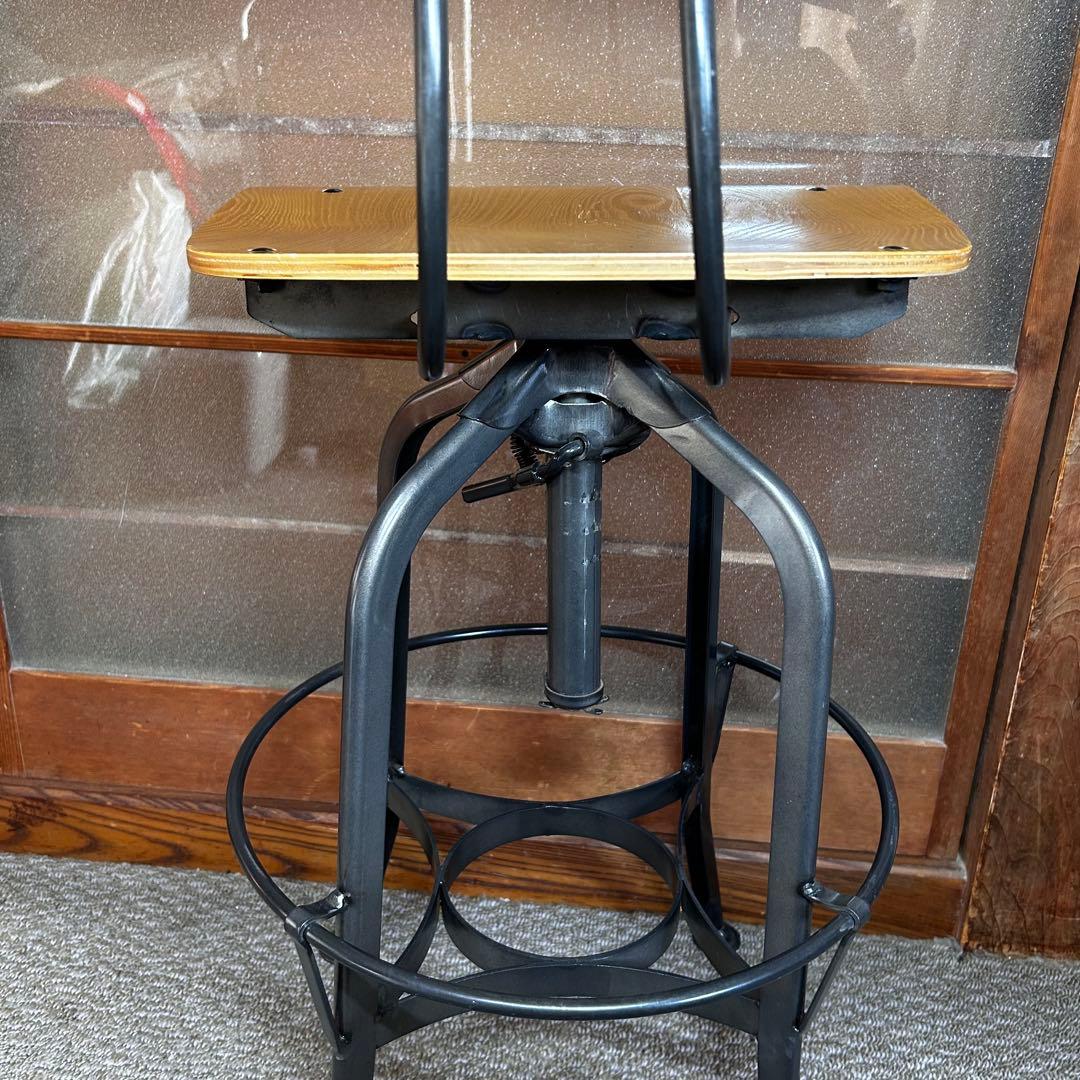 カウンターチェア　ドラフティングチェア　インダストリアル　武骨でお洒落な佇まい！