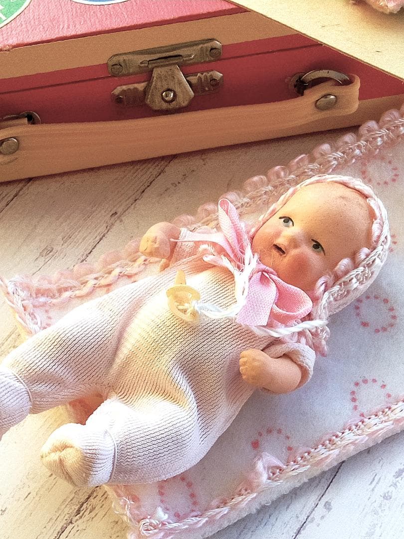 ★旅するベビーさん　ドイツ生まれのアンティーク　小さいビスクドール　ヘルトヴィヒ