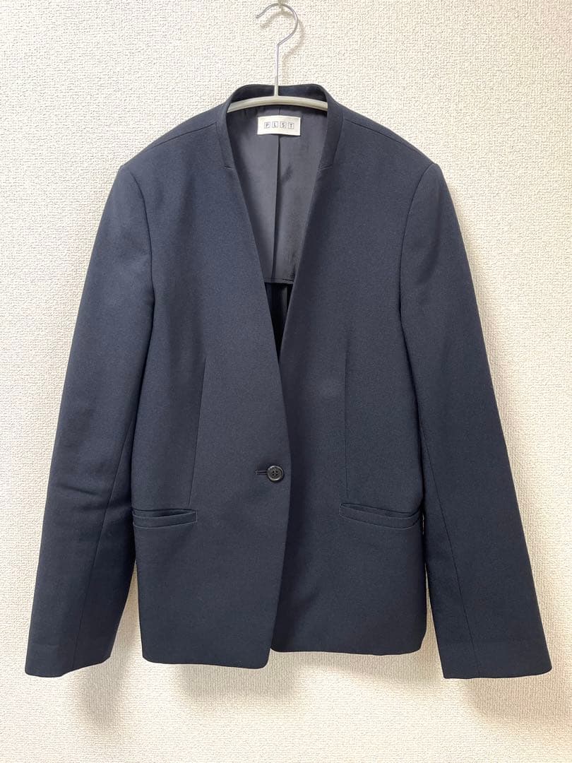 プラステ　セットアップ　スーツ　レディース　ネイビー　ノーカラー 卒業式