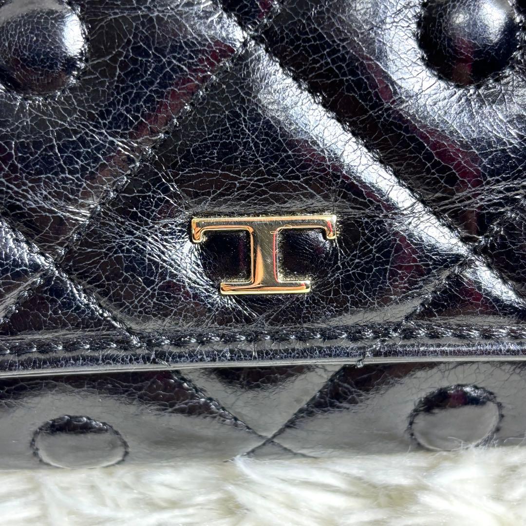 トッズ　TOD's 三つ折り財布　 キルティング　ブラック　Tロゴ