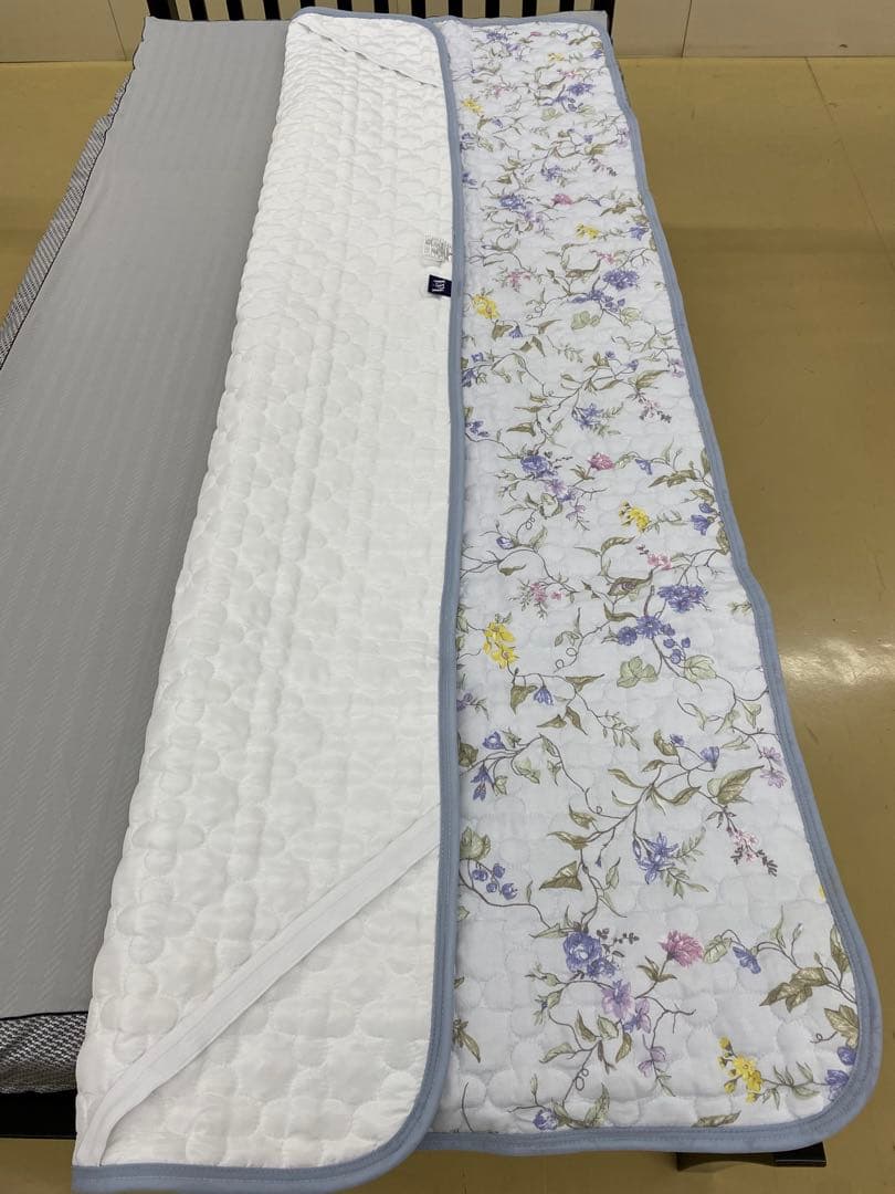 ロマンス　２重ガーゼ敷パッド・V &A・綿１００%・オールシーズン対応・シングル