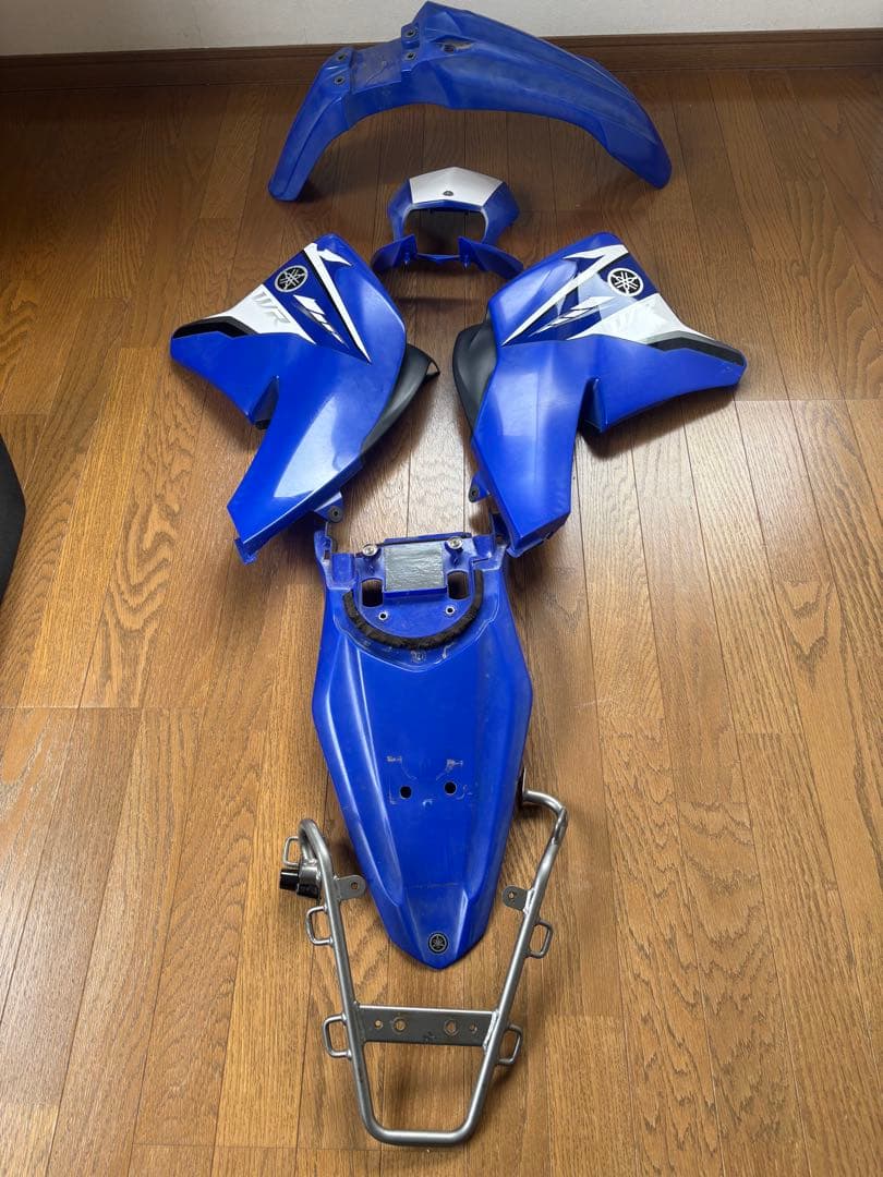WR250R 外装（サイドカバー無し）