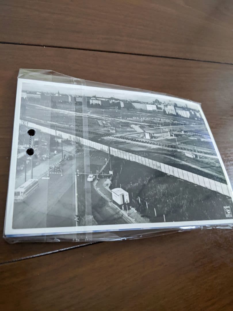 ベルリンの壁ピース （本物証明書付き）