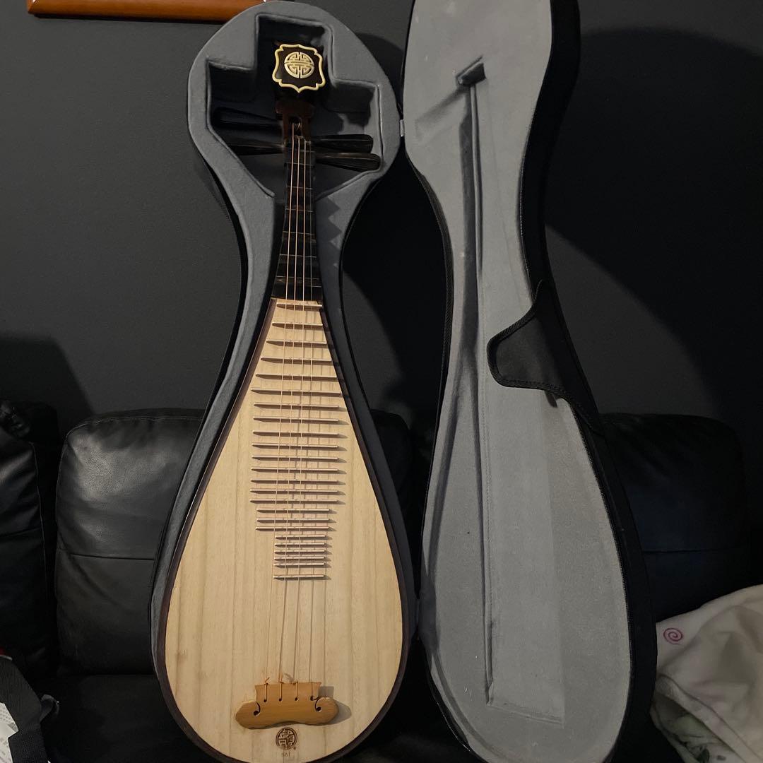 中国琵琶　敦煌びわ　新品弦4本付き　楽器　宮廷楽器 撥弦楽器