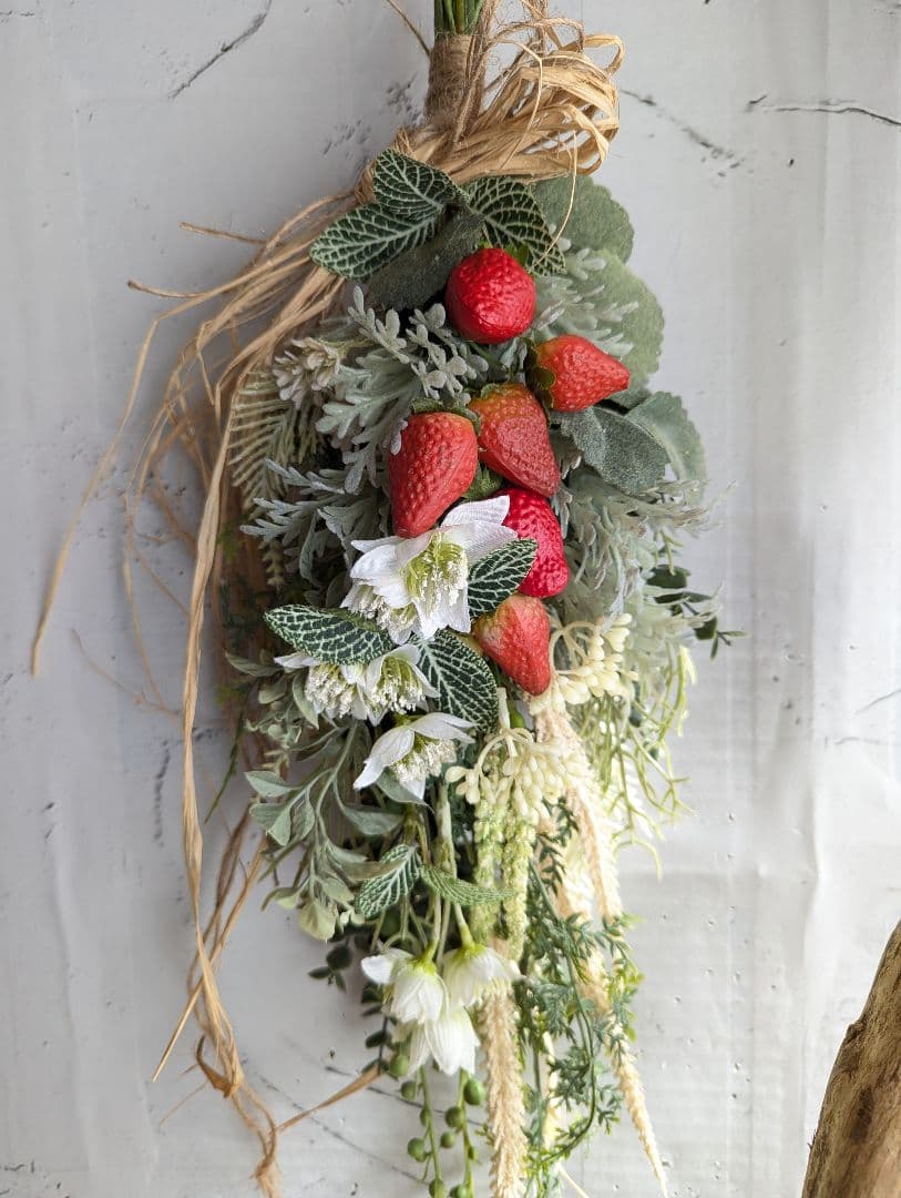 専用＊ストロベリー　春のフェイクスワッグ