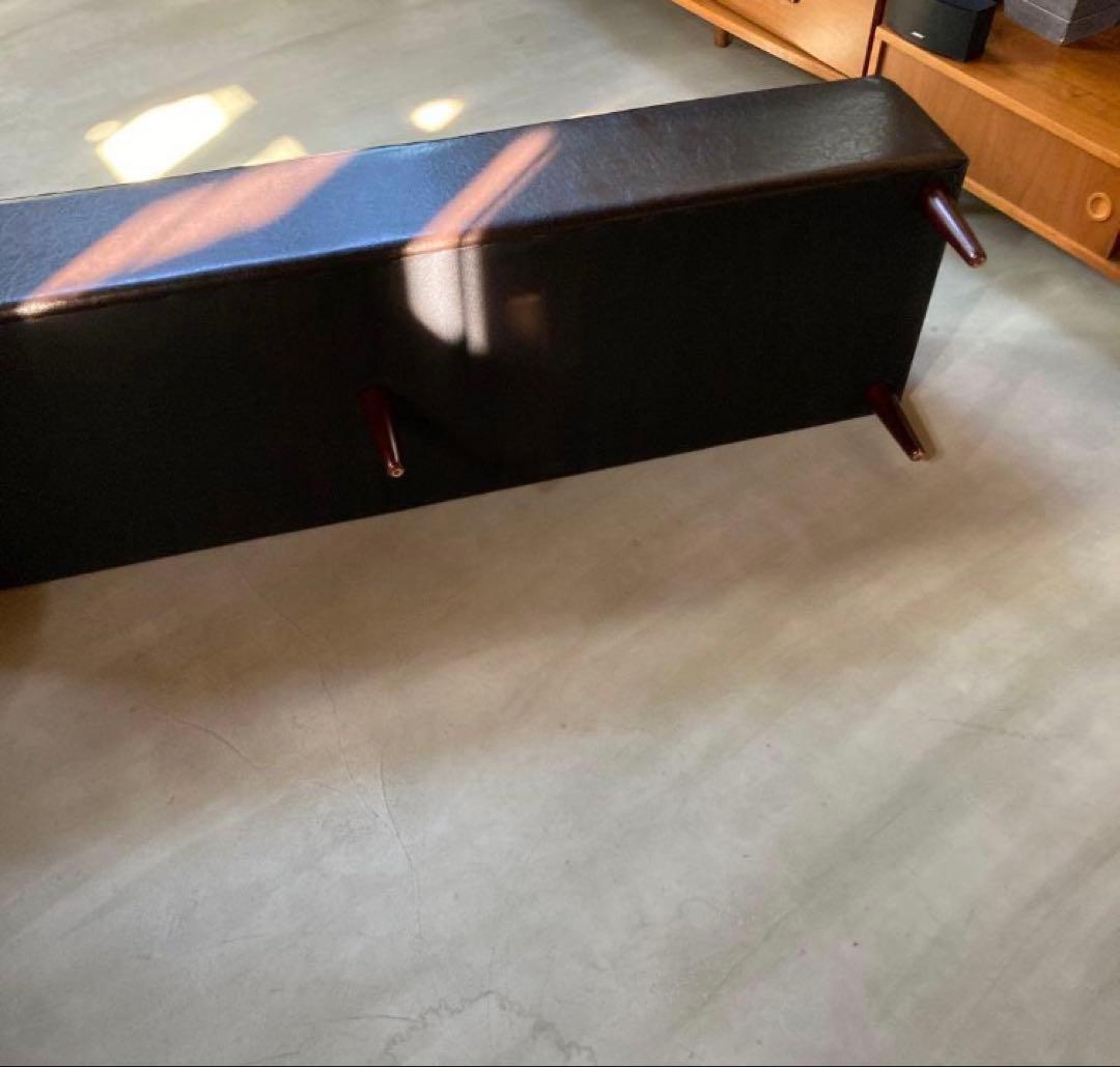 ブラック合成皮革ソファ　レザーベンチソファー