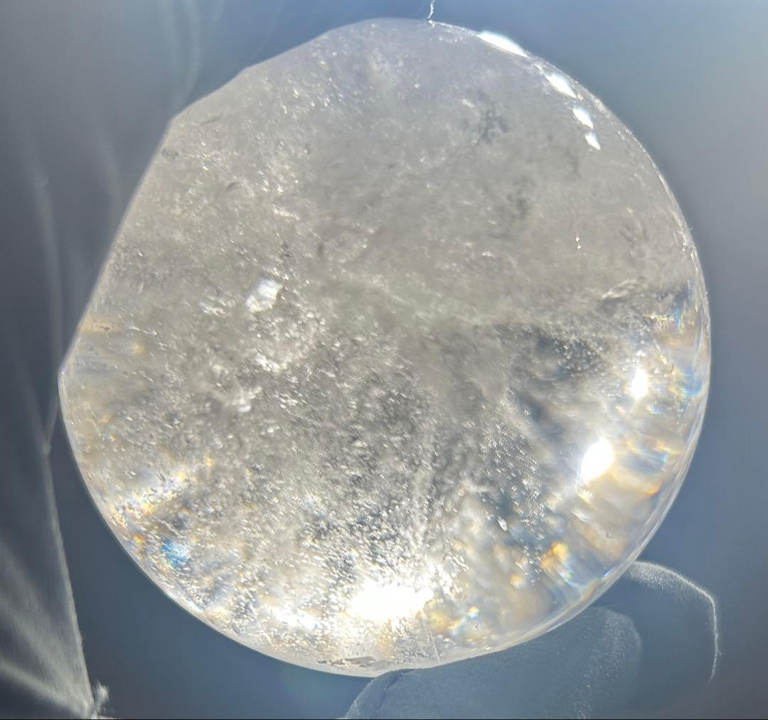 水晶丸玉　虹入り　66mm